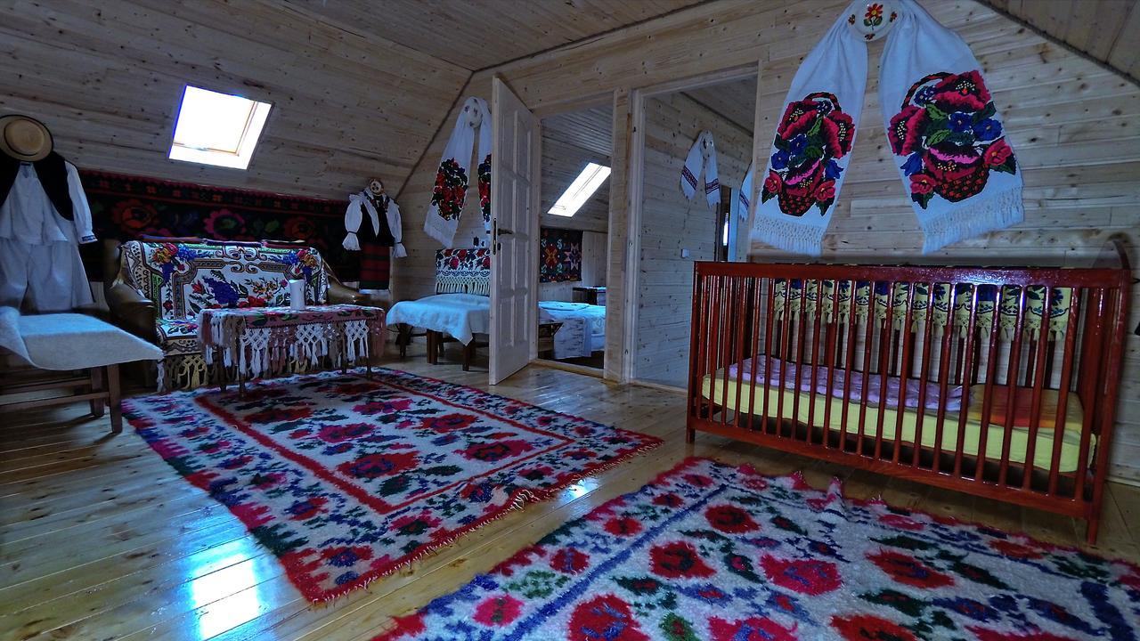 Pensiunea Lore&Sara Satu Sugatag Экстерьер фото